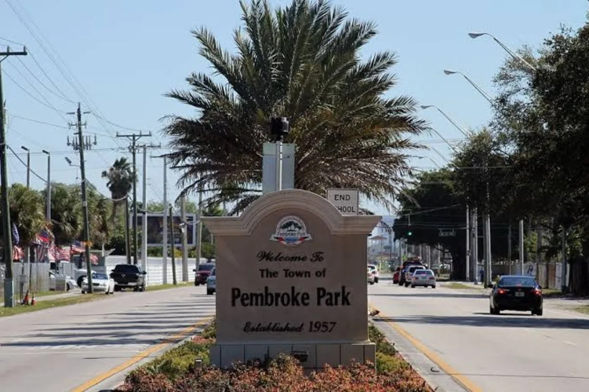Pembroke Park Town Hall building